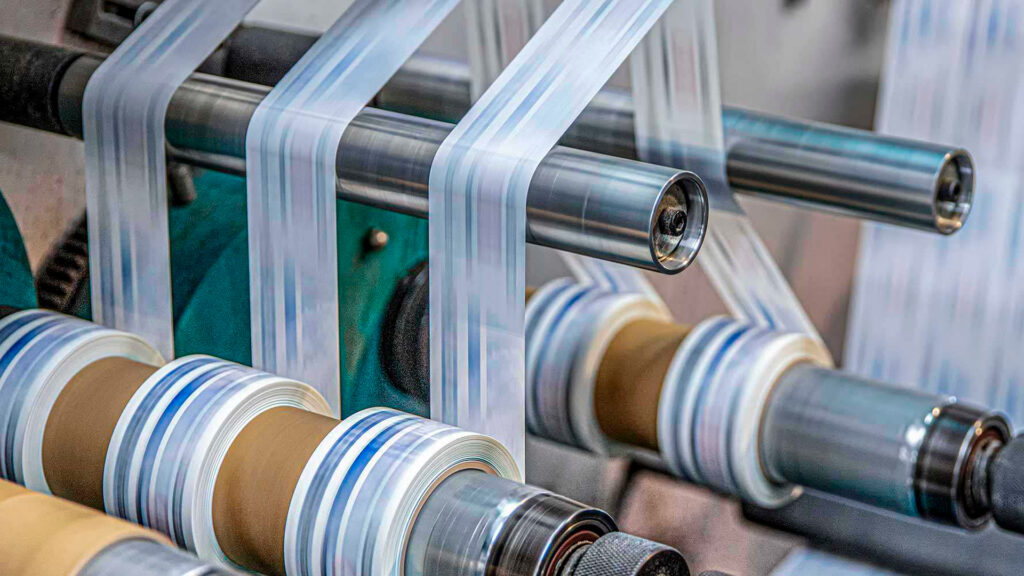 maquila de materiales autoadhesivos