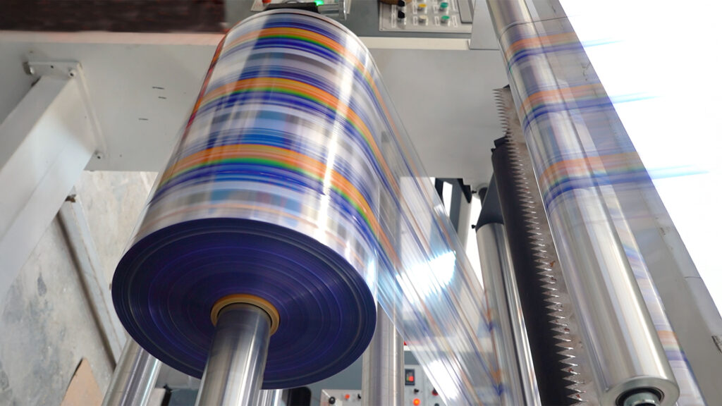 Corte y rebobinado de materiales autoadhesivos